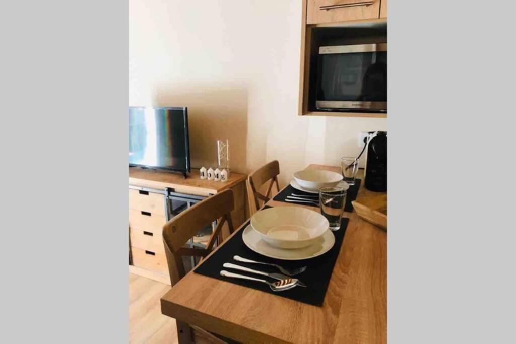 Puigcerda Centro. Acogedor Apartament En El Pueblo Bagian luar foto