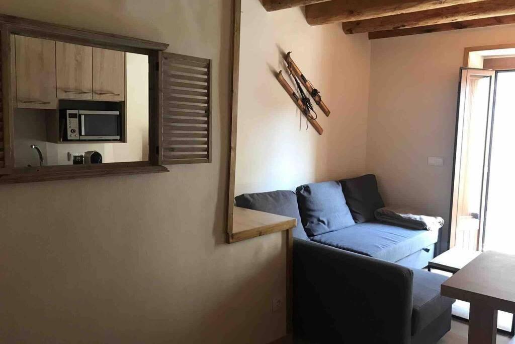 Puigcerda Centro. Acogedor Apartament En El Pueblo Bagian luar foto