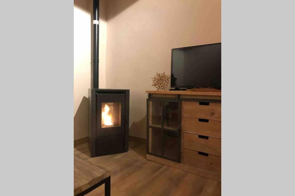Puigcerda Centro. Acogedor Apartament En El Pueblo Bagian luar foto